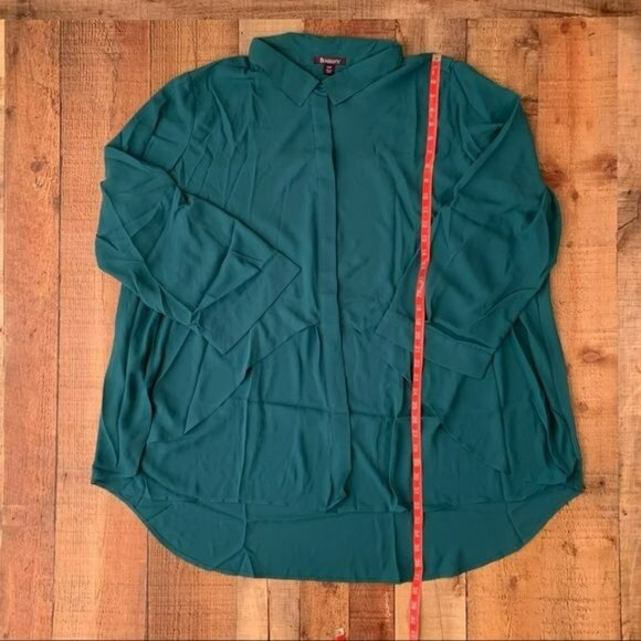 Roaman’s women’s plus size Georgette Overlay Big Shirt button up front blouse - Picture 3 of 6